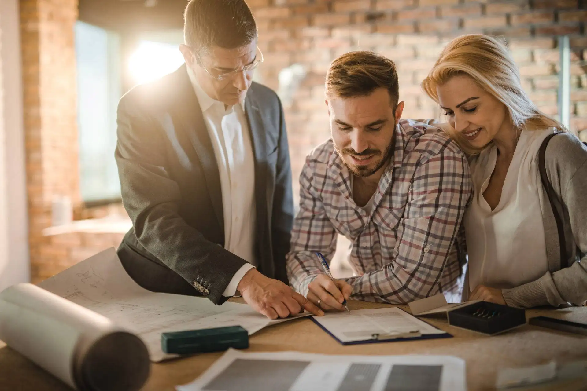 How to Find a Contractor: 4 Essential Steps for Homeowners